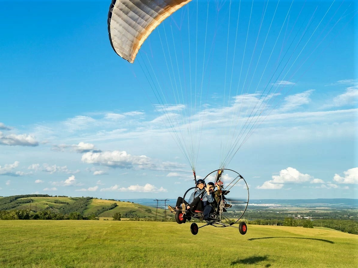 фото нанесения макияжа на лицо девушки 