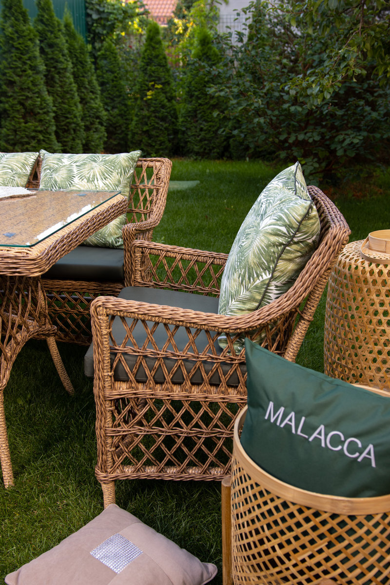 Обеденные комплекты мебели из искусственного ротанга