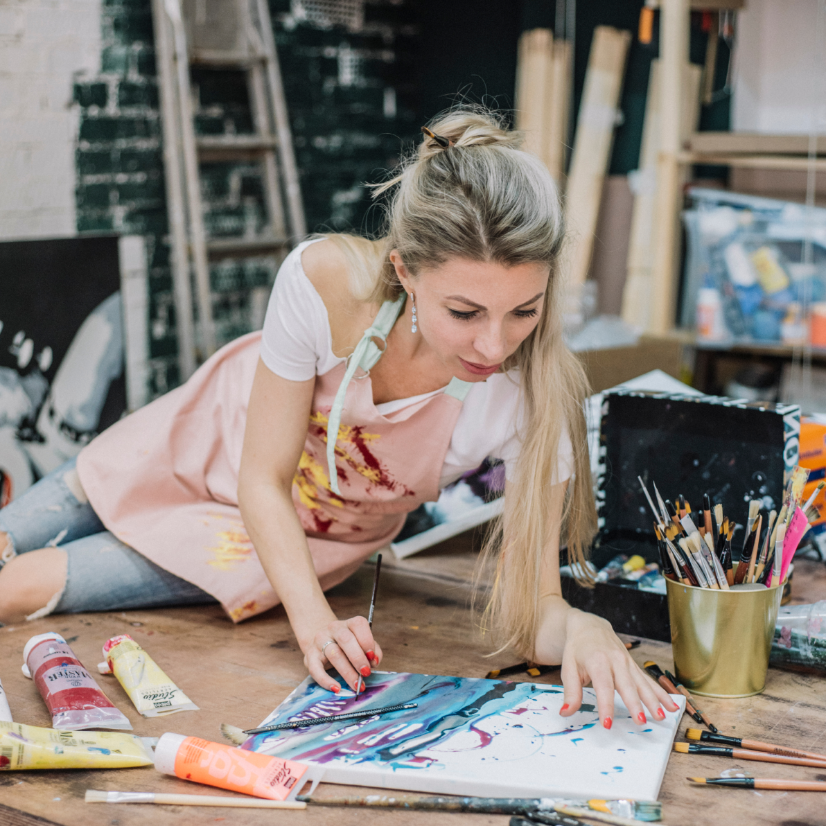 Педагог по рисованию и школа рисования