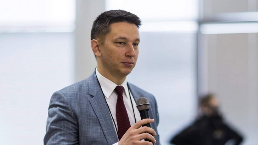 Где принимает Антипов Михаил Александрович в Красноярске, торакальный хирург