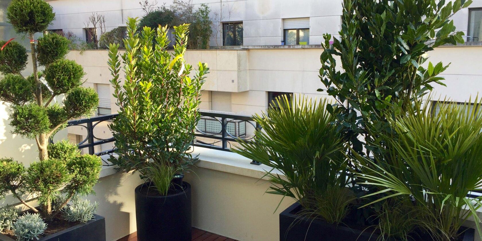 Искусственные деревья в интерьере