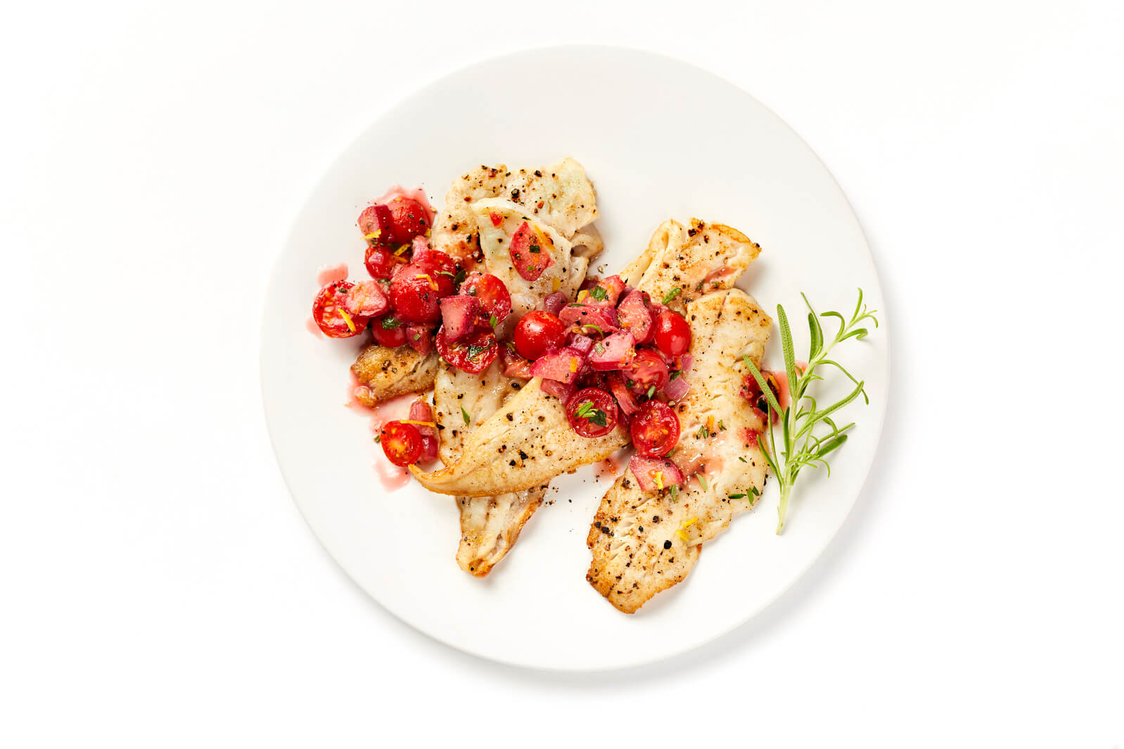 Жареный минтай с овощами