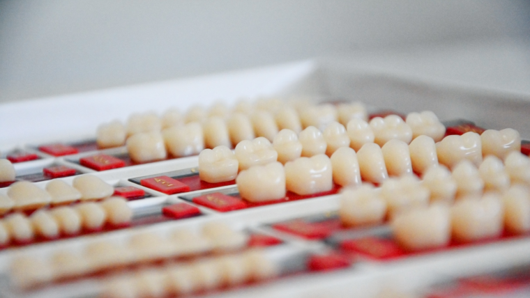 Коронка на зуб — виды, цены и отзывы в Дербенте. Стоматология DK