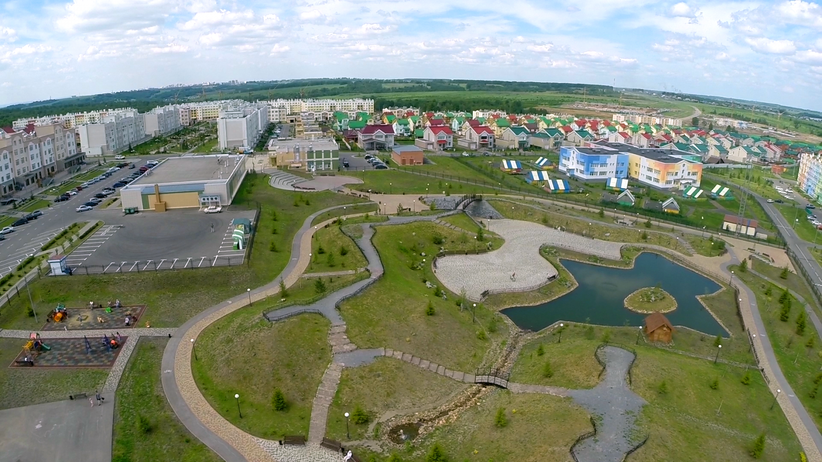 Лесная поляна кемерово. Ясная Поляна Кемерово. Парк Лесная Поляна Кемерово. Город Спутник Лесная Поляна. Лесная Поляна Кемерово парк Лесная сказка.