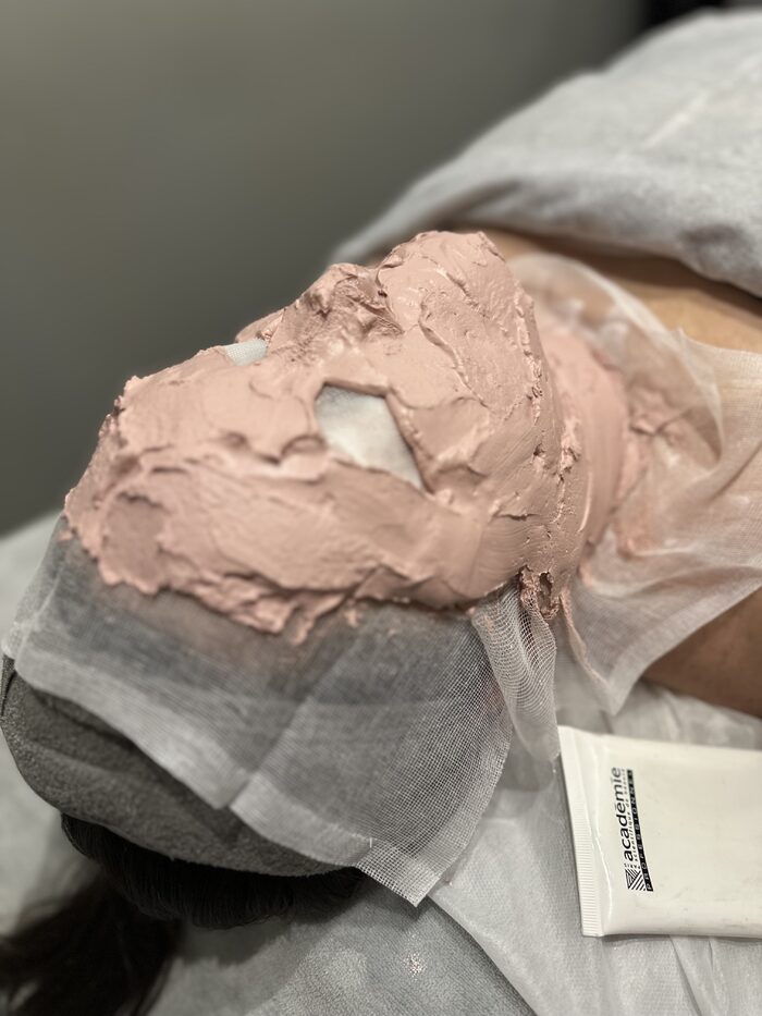 Atraumatic facial cleansing at 360°FACE