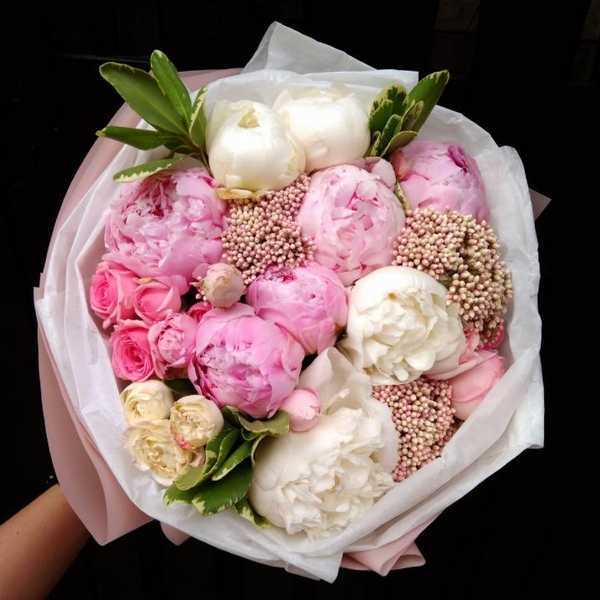 Букет невесты из кустовых роз: идеи оформления и сочетания с другими цветами