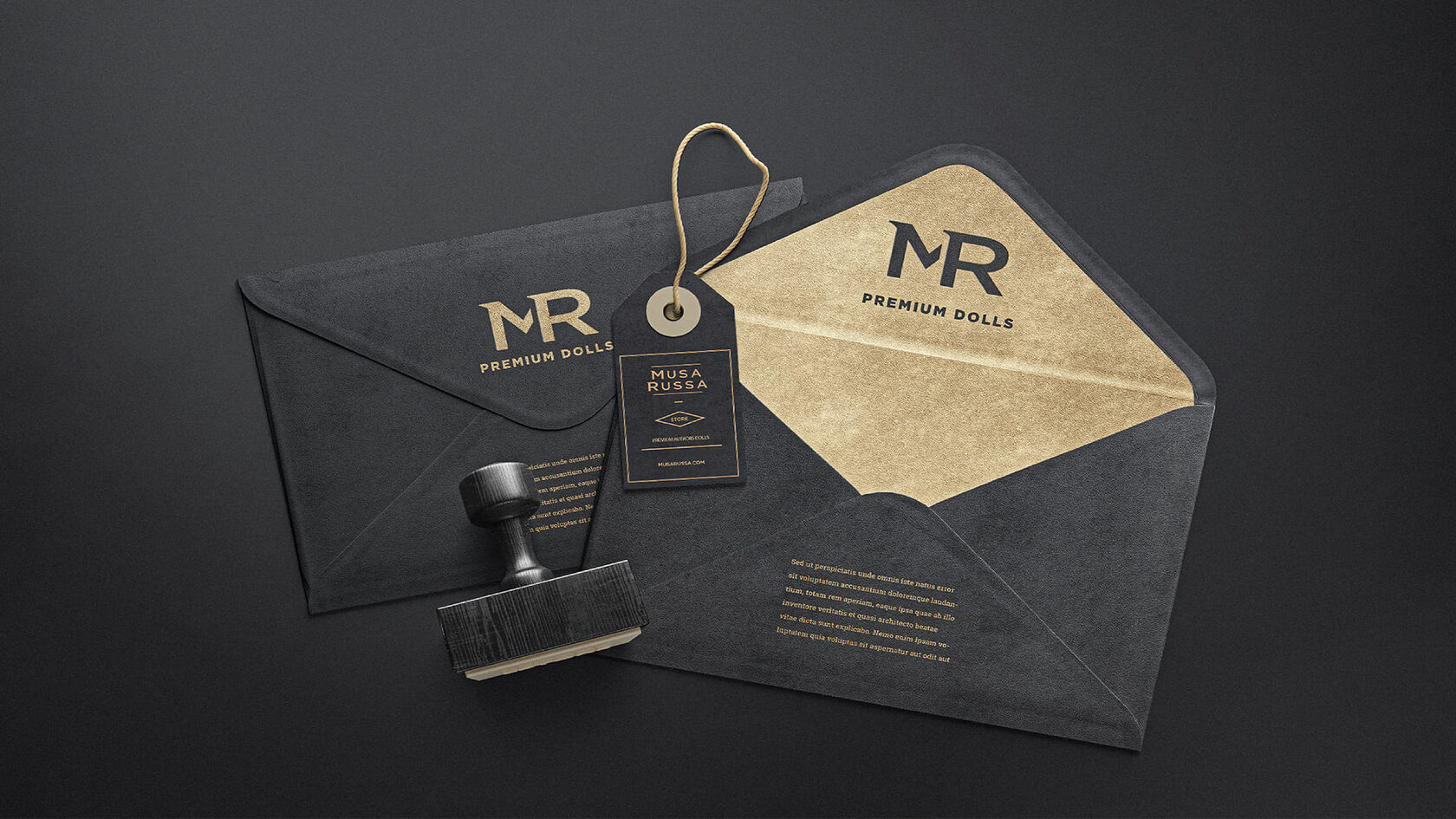 Конверты, бирка и печать Musa Russa с монограммой MR
