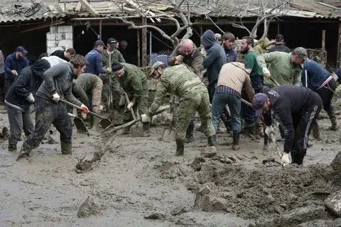 Ликвидация последствий паводков в Дагестане и регионах СКФО после проливных дождей в мае 2026 года.