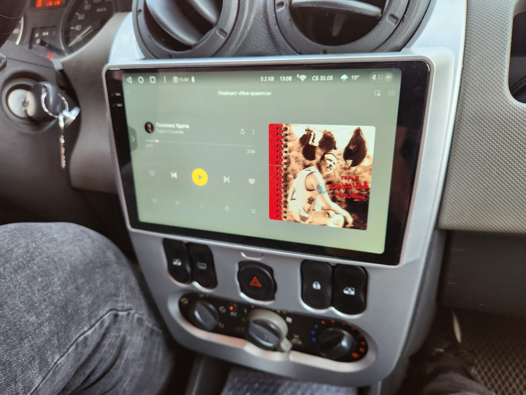 установка андройд Renault Logan