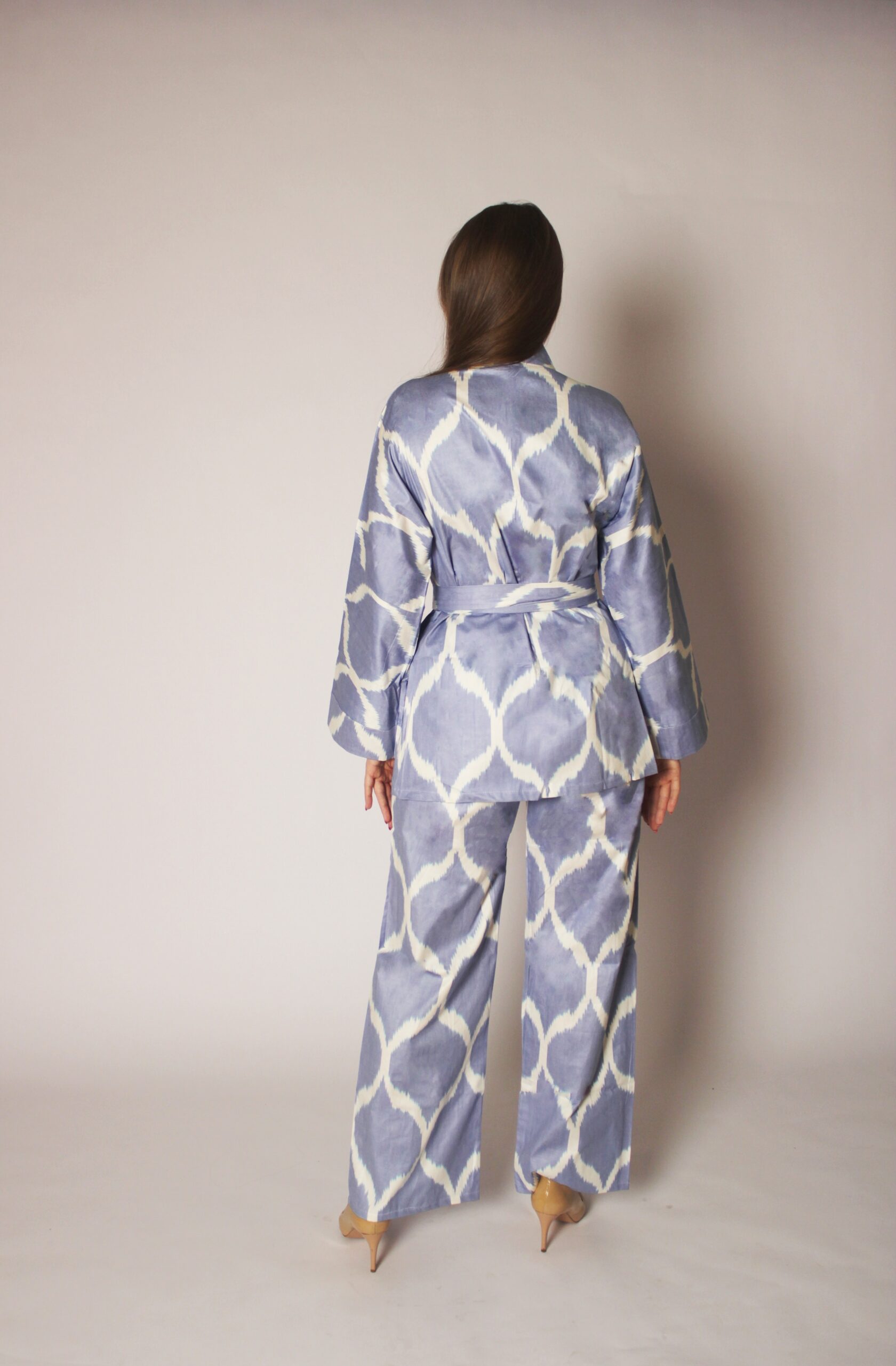 Халат, кимоно, костюм женский. Купить в магазине navigatore. На сайте, озон (ozon), маркете. В москве, спб, по всей россии. Красивый, модный, пляжный, удобный, домашний (home), турецкий, узбесккий, премиум, натуральный, восточный, лиловый.