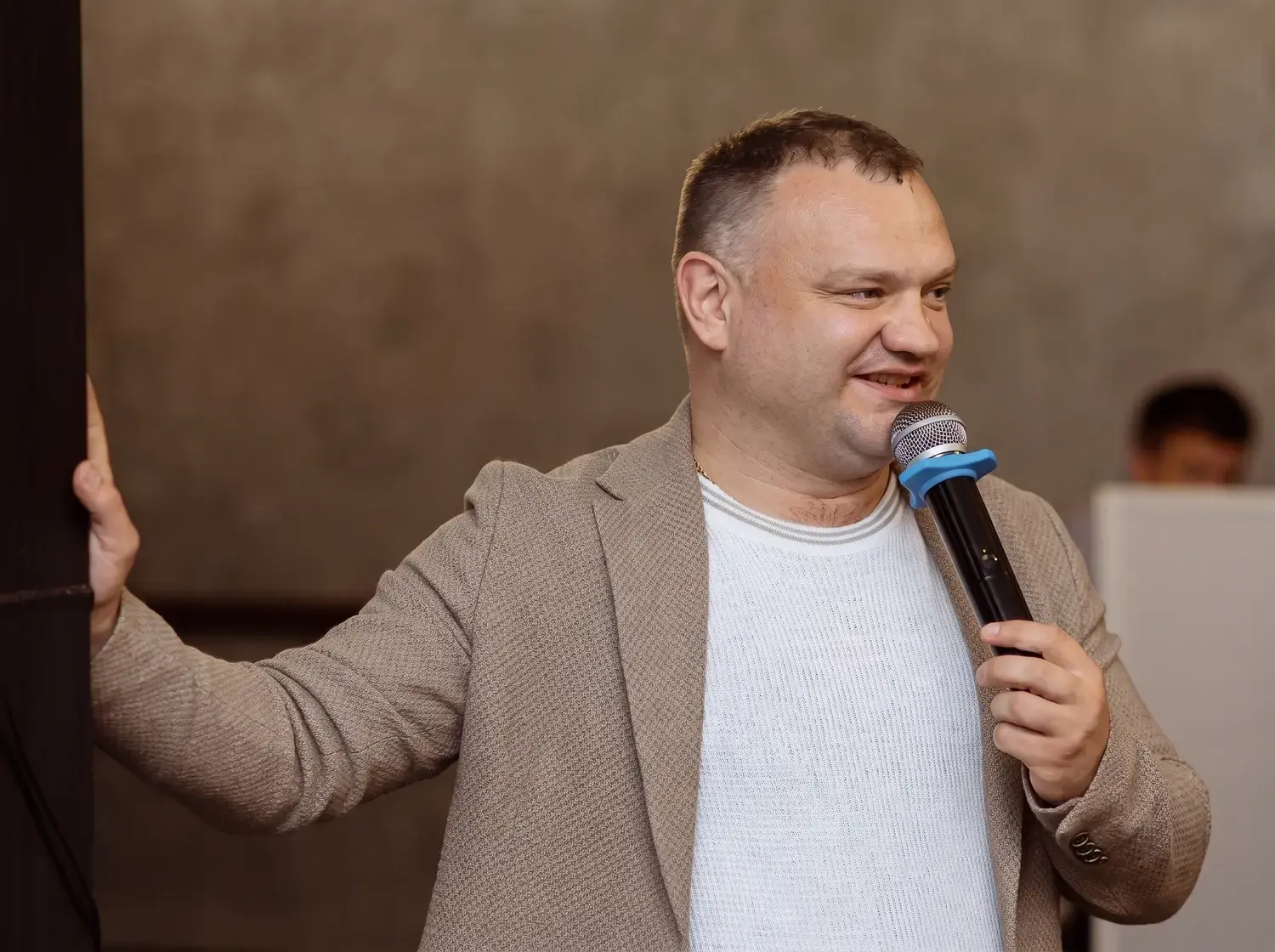 Денис Донцовский ведущий на свадьбу и юбилей