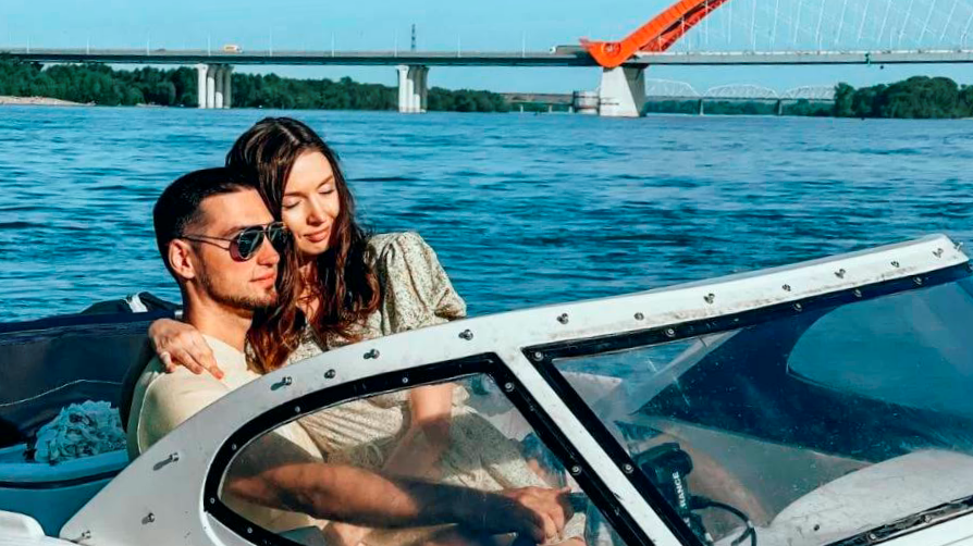 фото нанесения макияжа на лицо девушки 