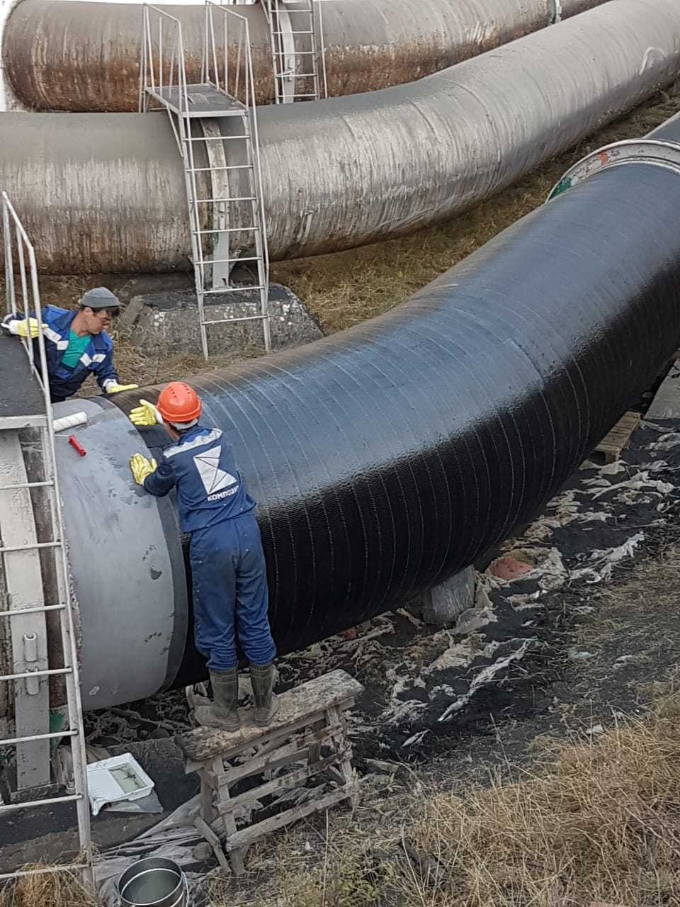 Усиление металлического водовода углеволокном