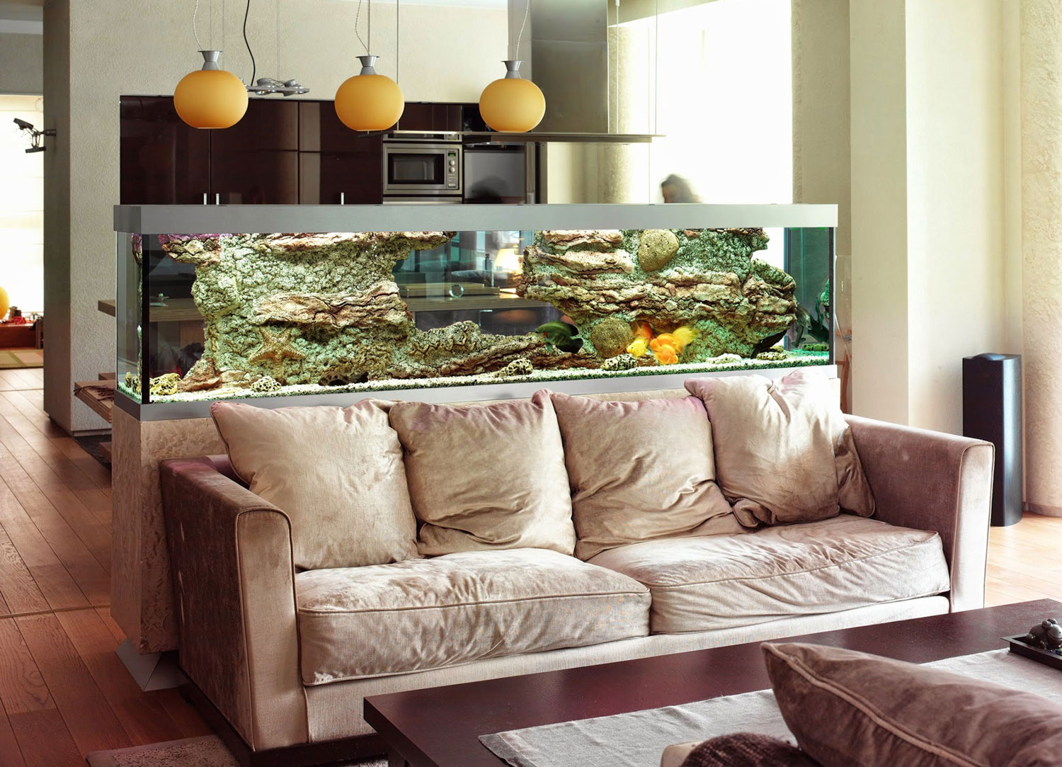 большие аквариумы в интерьере квартиры
