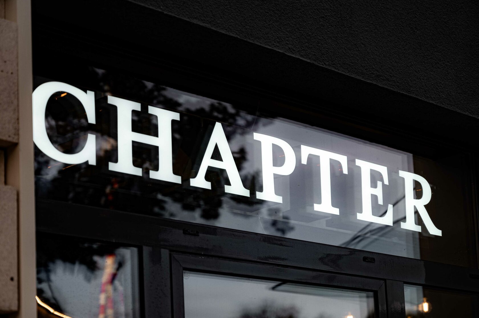 БАРБЕРШОП \"CHAPTER\" В ГОРОДЕ САНКТ-ПЕТЕРБУРГ. ПРЕМИАЛЬНЫЕ МУЖСКИЕ СТРИЖКИ