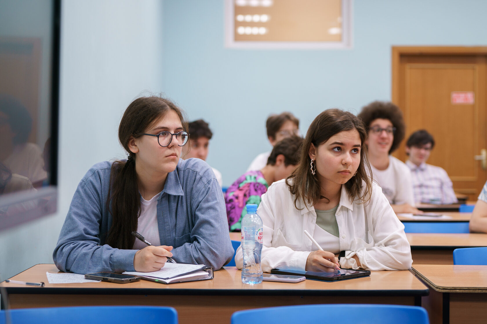 Спбгу математика. Ученики университета. Ученик универа. Преподаватель аудитория ученики. РАНХИГС Барнаул.