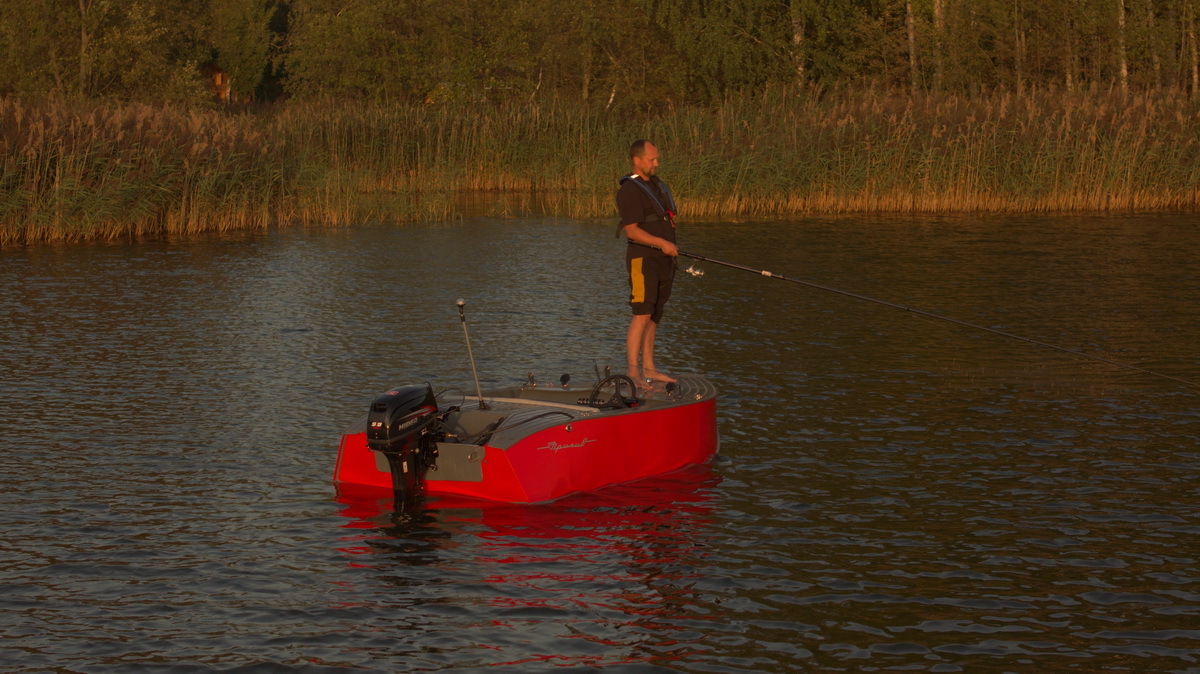 готовая моторная лодка из ПНД для охоты и рыбалки