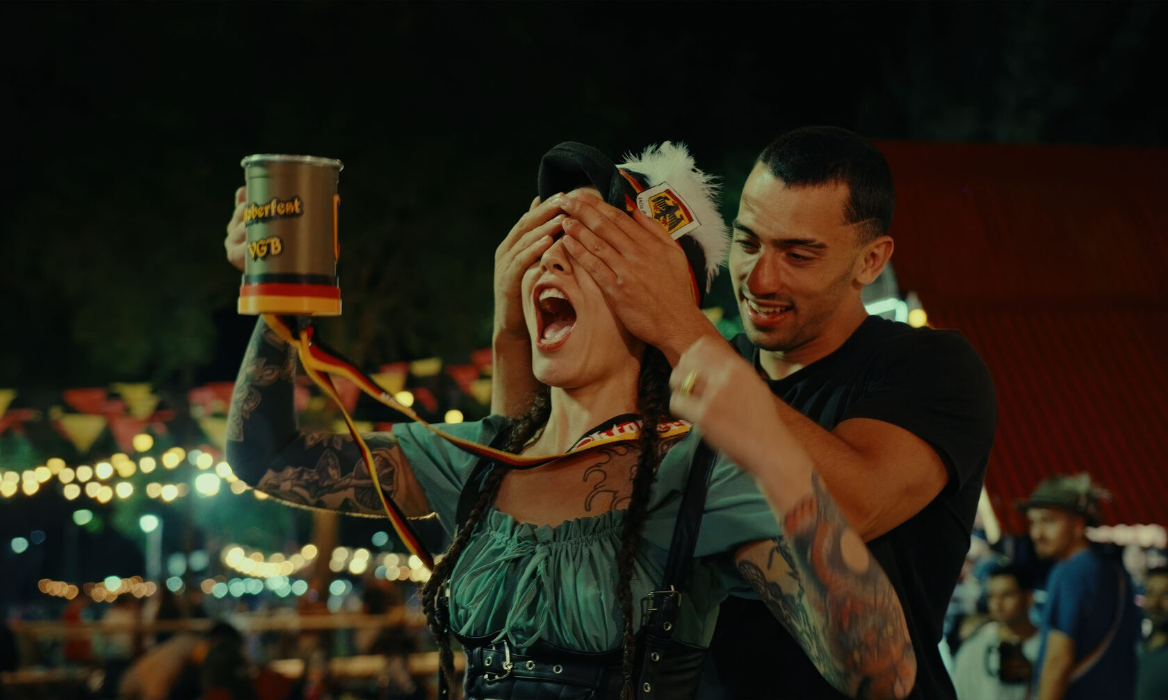 Gero Arias and Nina Blaze in the VAMOS pilot episode