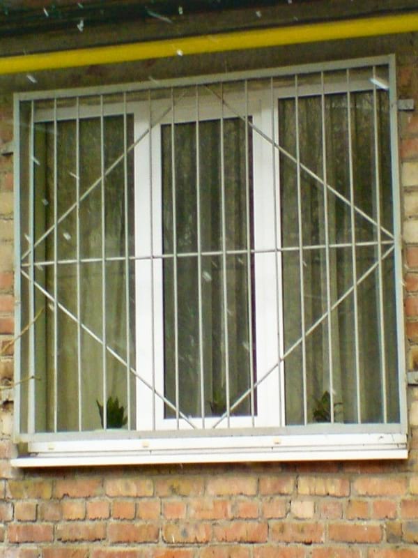 Решетка на окно сварная с ромбом