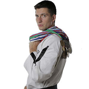 Олейников Сергей Владимирович, Черный пояс 4 дан, тренер высшей категории, Мастер спорта, Чемпион Москвы, Чемпион России, Призер Европы, Призер кубка Мира. 