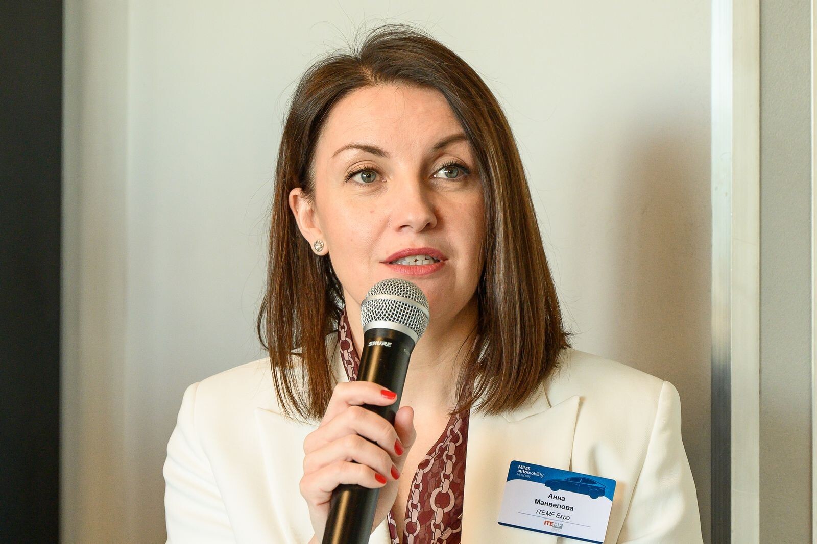 Анна Манвелова