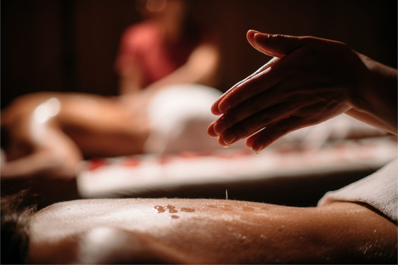 тайский массаж. мастер спа салона. тайский массаж спб royal thai. грин флоу красная поляна. тайрай мастера.