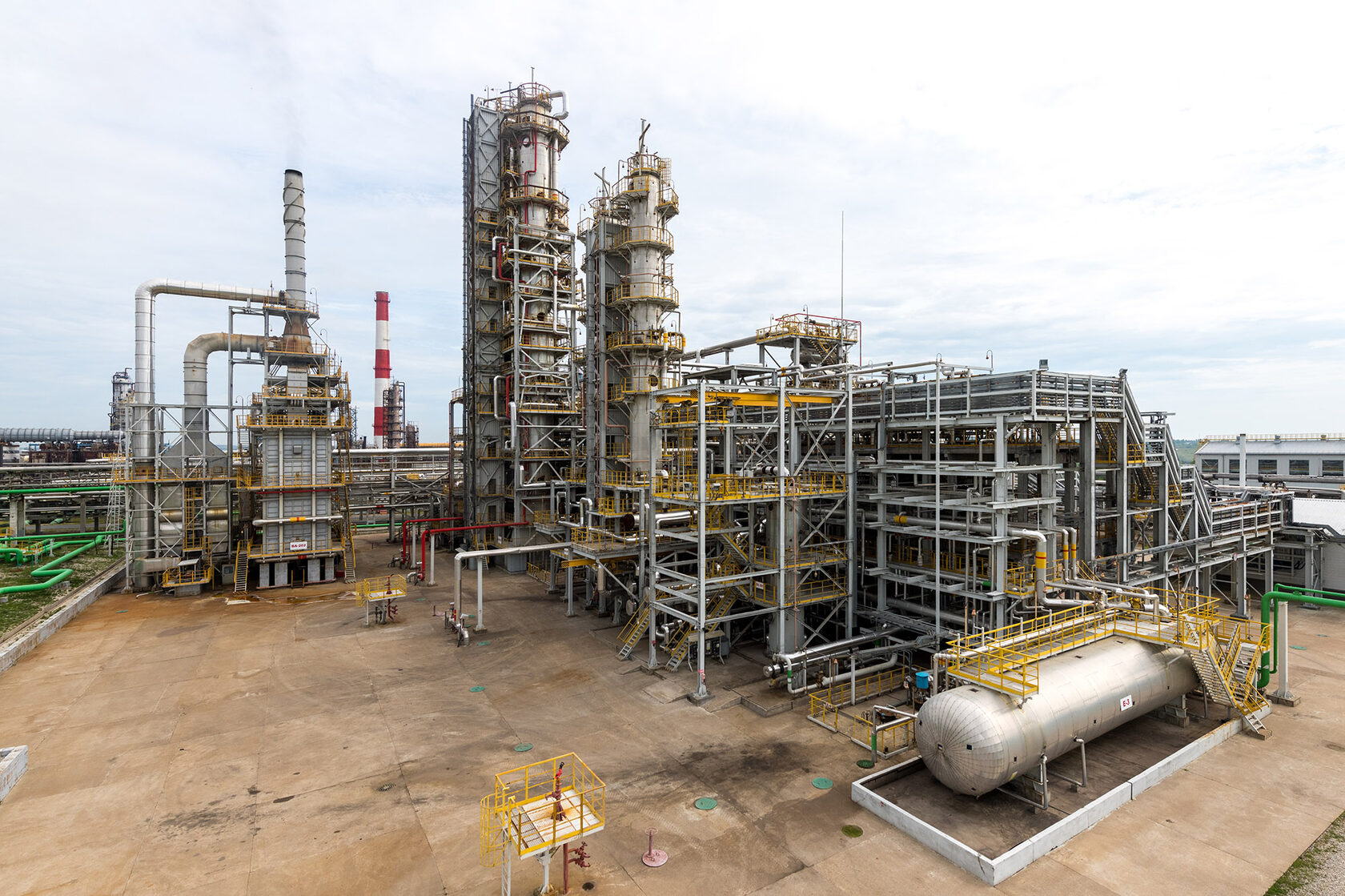 Уфанефтехим установки. Завод Уфанефтехим. Нефтеперерабатывающий завод Уфа. Башнефть УНПЗ. Завод Башнефть Уфа.