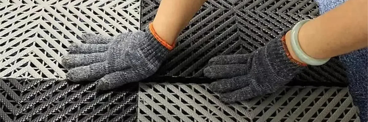 Укладка пластиковой плитки на бетон