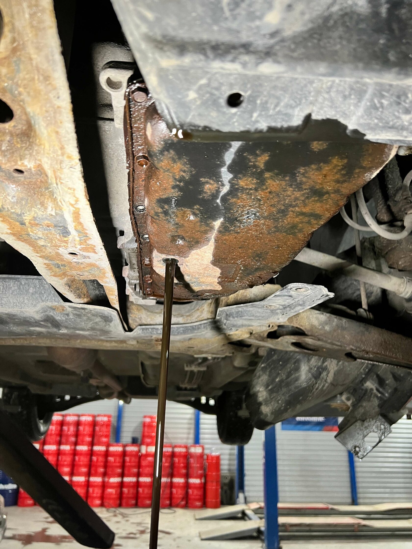 Слив масла из картера Mitsubishi ASX