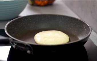 Приготовление американских панкейков на молоке: шаг 7