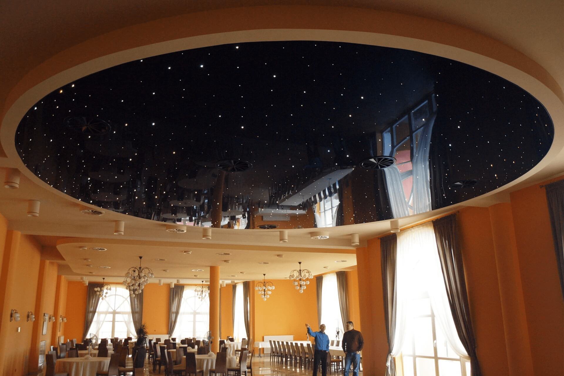 Звездное небо потолок в ресторане