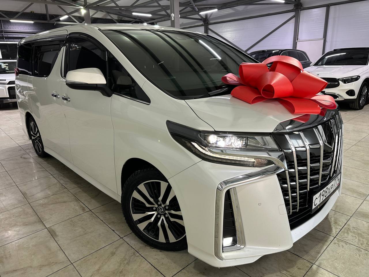Toyota Alphard купить