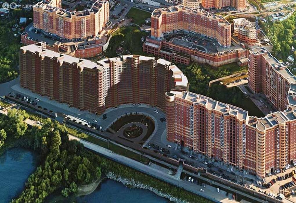 Самый длинный за Уралом дом в составе жилого комплекса «Радужный каскад»