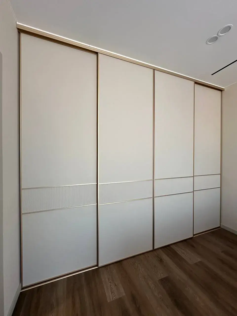 Шкаф-купе на заказ в Сургуте с дизайн-проектом