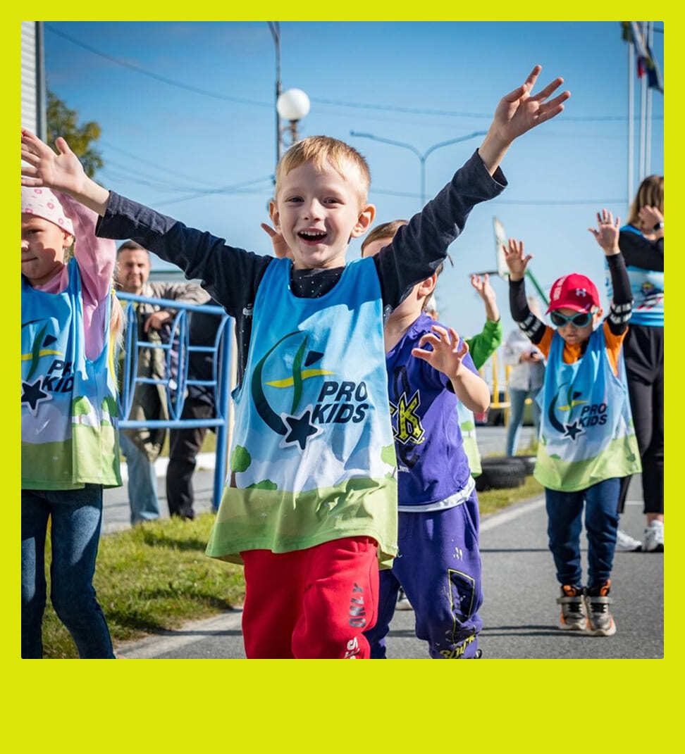 Групповая пробежка в лесу