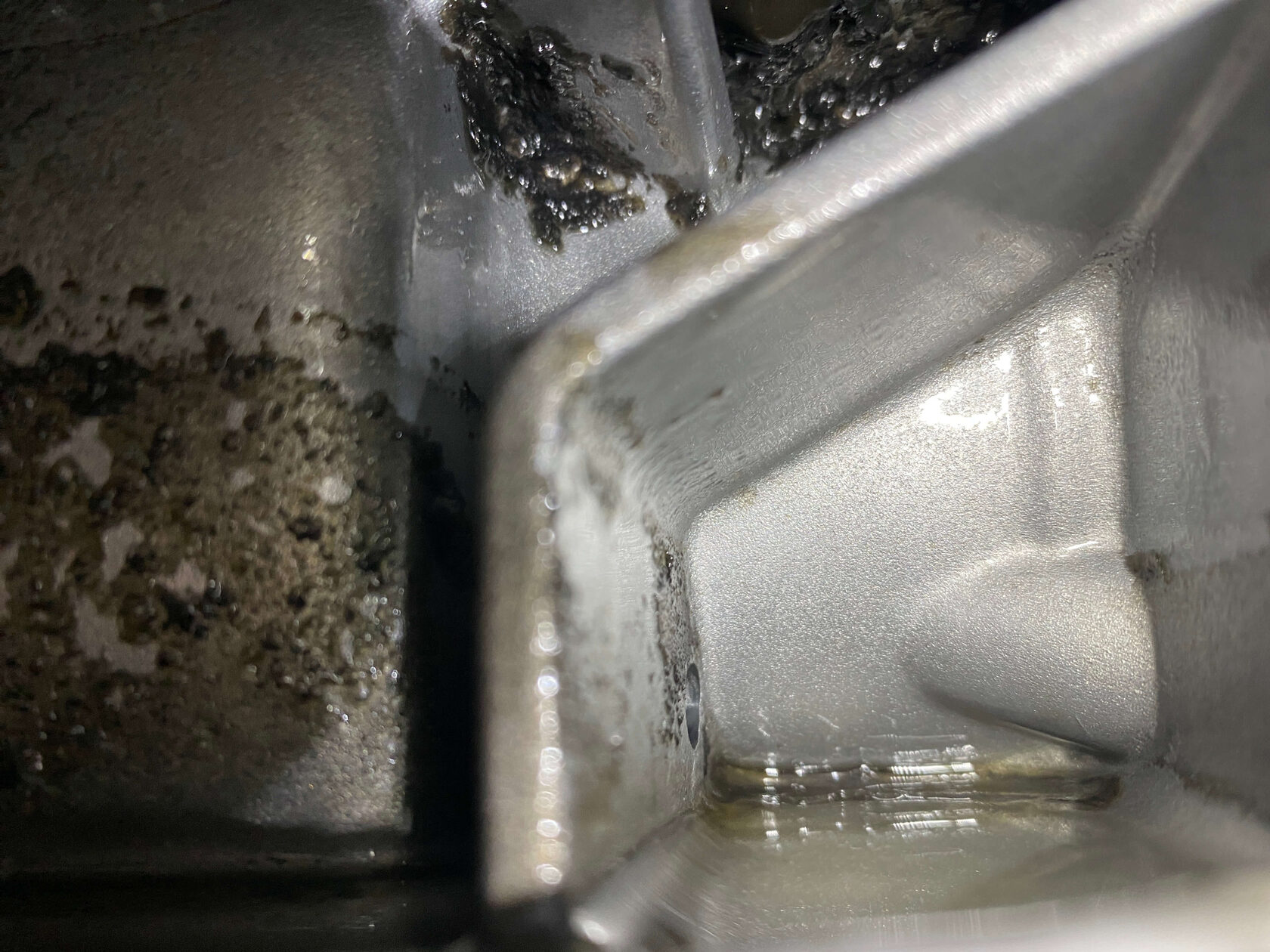 Грязь и отложения в корпусе муфты Haldex