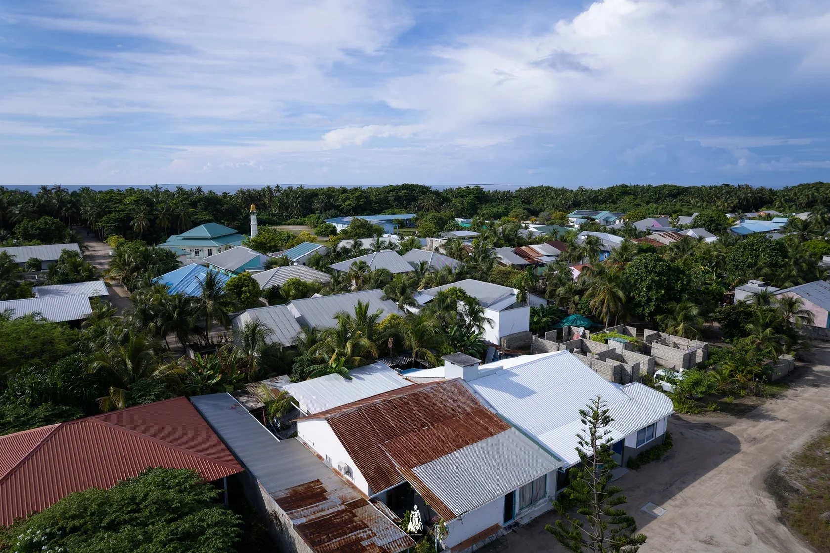 Feydhoo (Фейдху) — вид на остров и рифовые оттенки воды