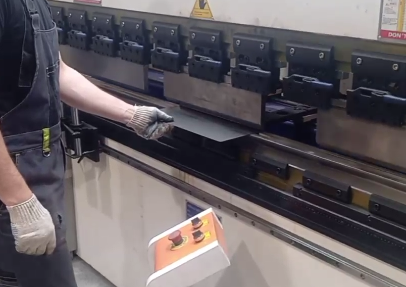 Гибка листового металла