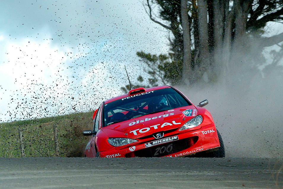 Даниэль Карлссон и Маттиас Андерссон, Peugeot 206 WRC (950 NVB 75), ралли Новая Зеландия 2004