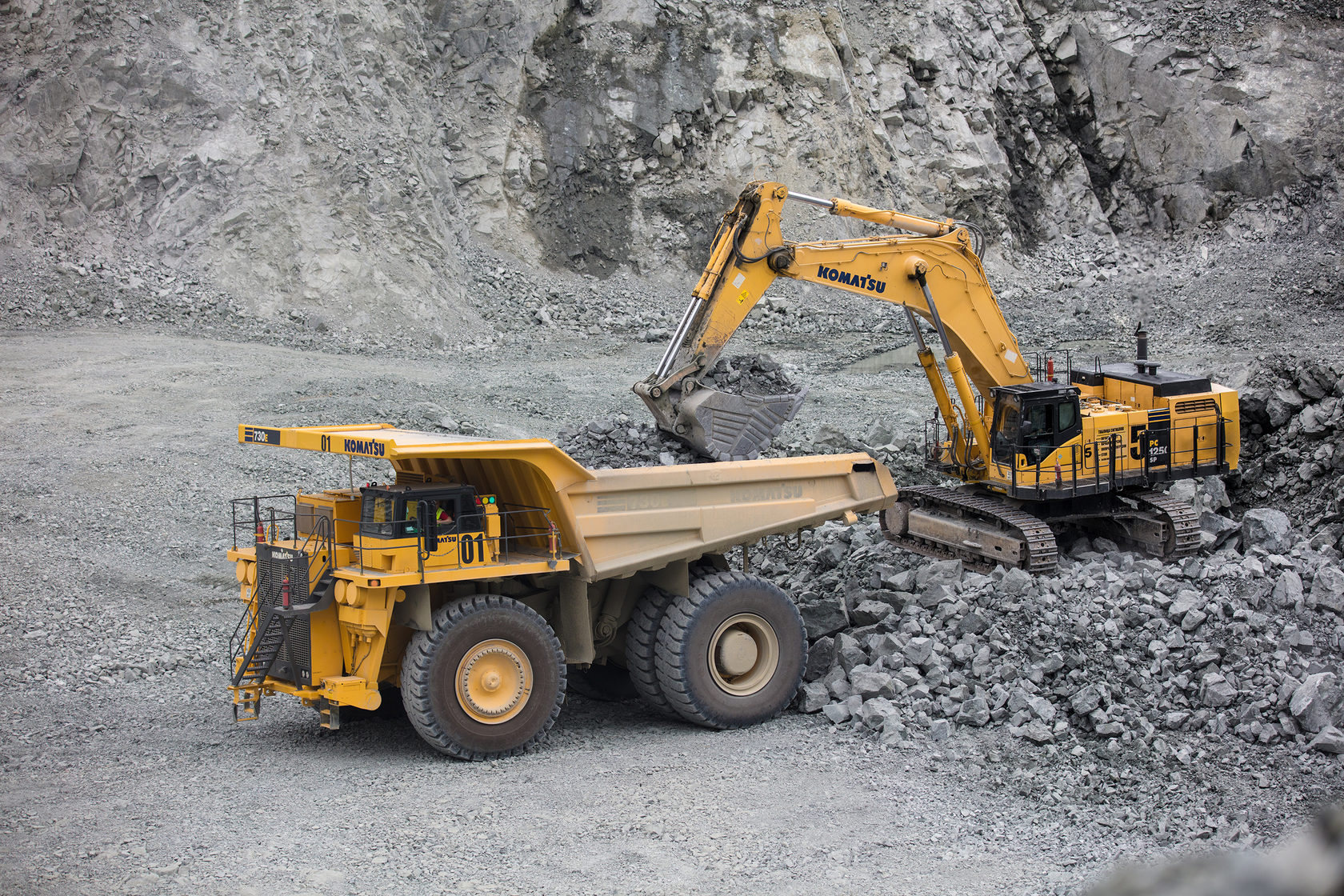 Вакансии гока. Михеевский карьер. Гайский ГОК карьер 2. Михеевский ГОК Excavator Komatsu. Михеевский ГОК экскаваторы Komatsu pc4000.