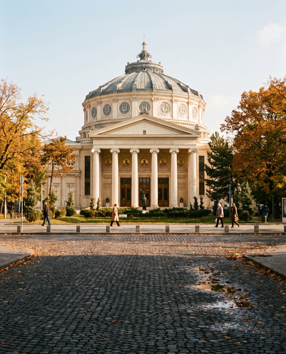 Бухарест, Румынский Атенеум