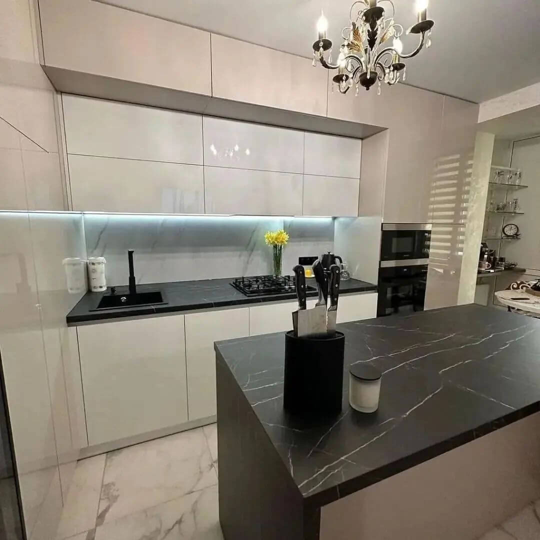 Кухня на заказ с островом