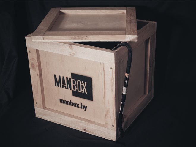 Man box. Деревянный ящик с ломом для подарка. Подарочный деревянный ящик для мужчин с ломиком. Man Box ящик. Men Box подарок.