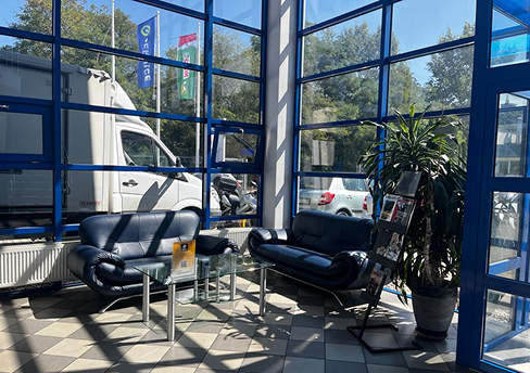 Poczekalnia dla klientów ALMA AUTO Grabiszyńska
