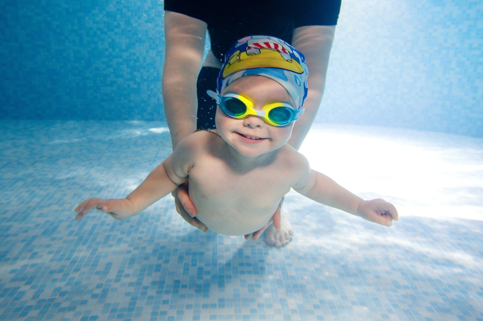дети в бассеине Детский бассейн Antares Swim Kids