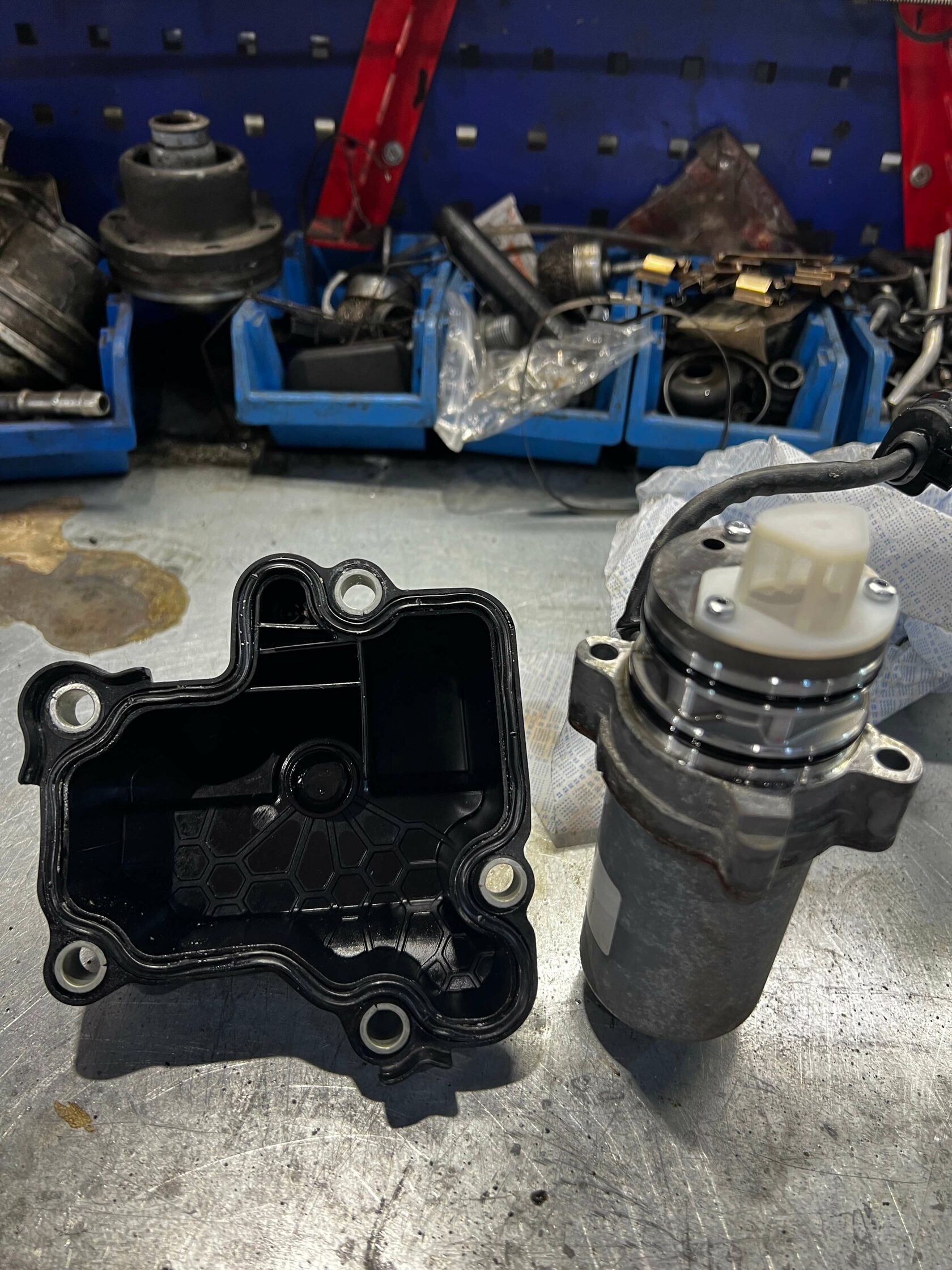 Чистый насос и поддон муфты