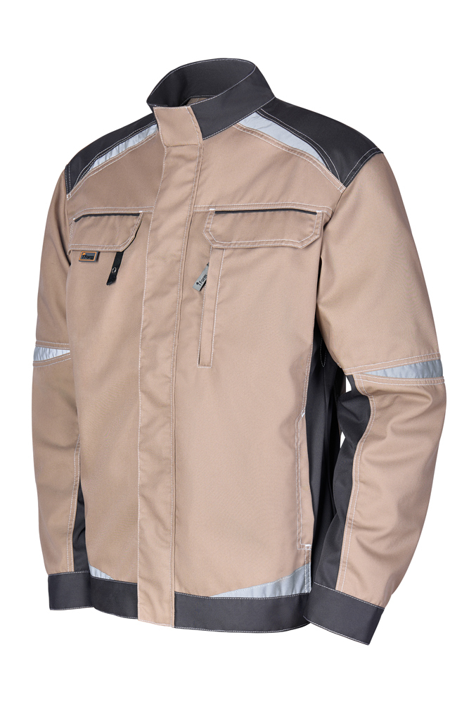 съемка каталога куртки под обтравку бежевая