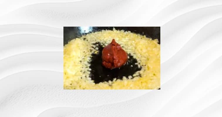 Приготовление супа харчо с рисом и томатной пастой: шаг 4