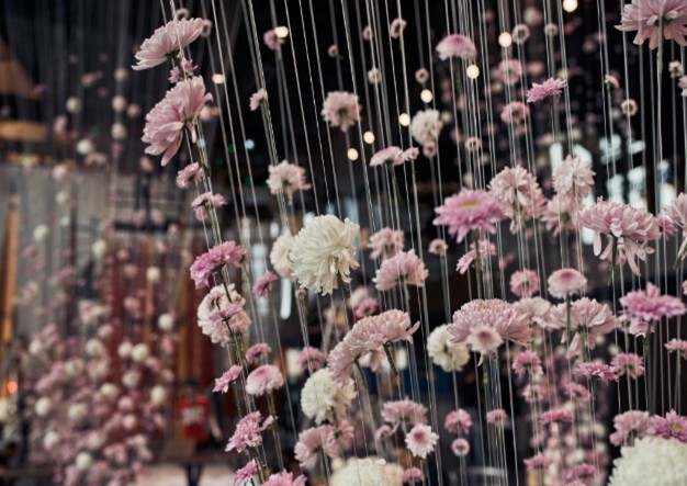 Оформление витрин и магазинов к 8 марта