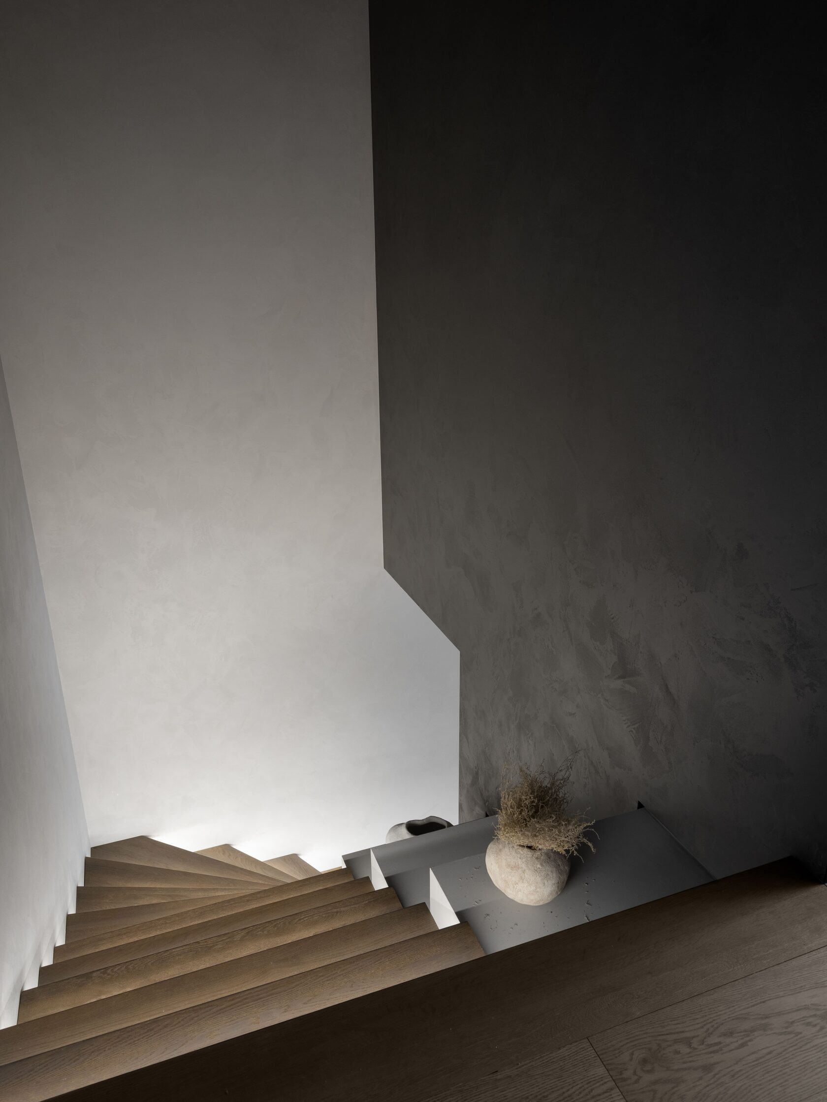 реализация лестницы с автоматической подсветкой 